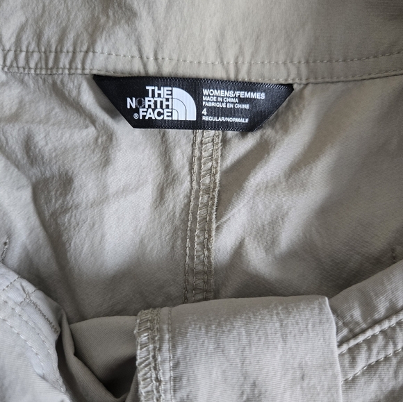 The North Face Women's Beige Cargo Shorts-Size 4 - Picture 2 of 8